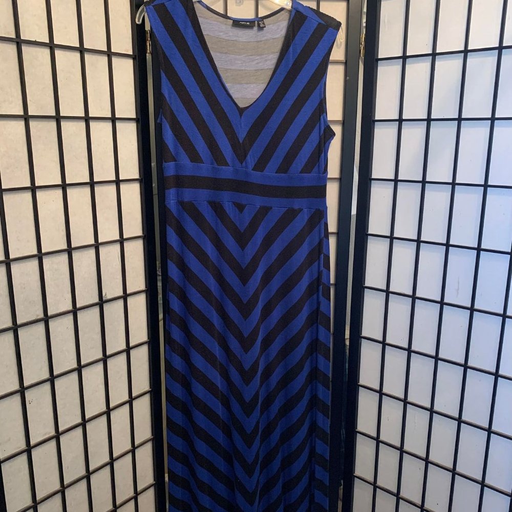 EUC Apt. 9 Black and Blue Maxi Dress Size PL